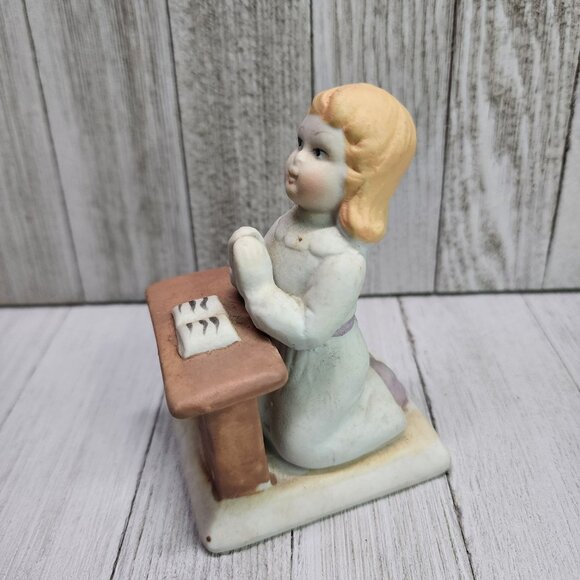Vintage Catholic Girl Kneeling Prayer Pray Ceramic Figurine First Communion - Picture 2 of 7